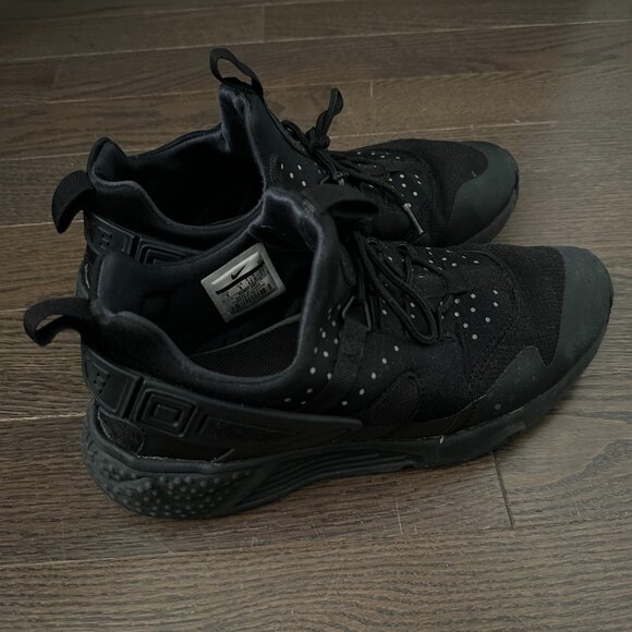 Nike Air Huarache Utility Triple Black - Size 9 - Picture 1 of 6
